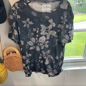 𝅺MEN’S Swedish floral print T-shirt